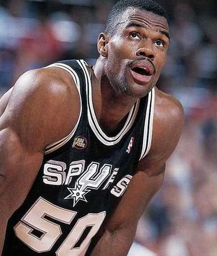NBA四大中锋,优缺点全面剖析 NBA四大中锋,优缺点全面剖析